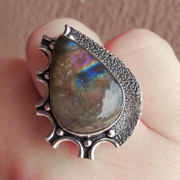 New Labradorite 6 Horned Crescent Moon 925 Silver Ring. - Picture 16 of 16
